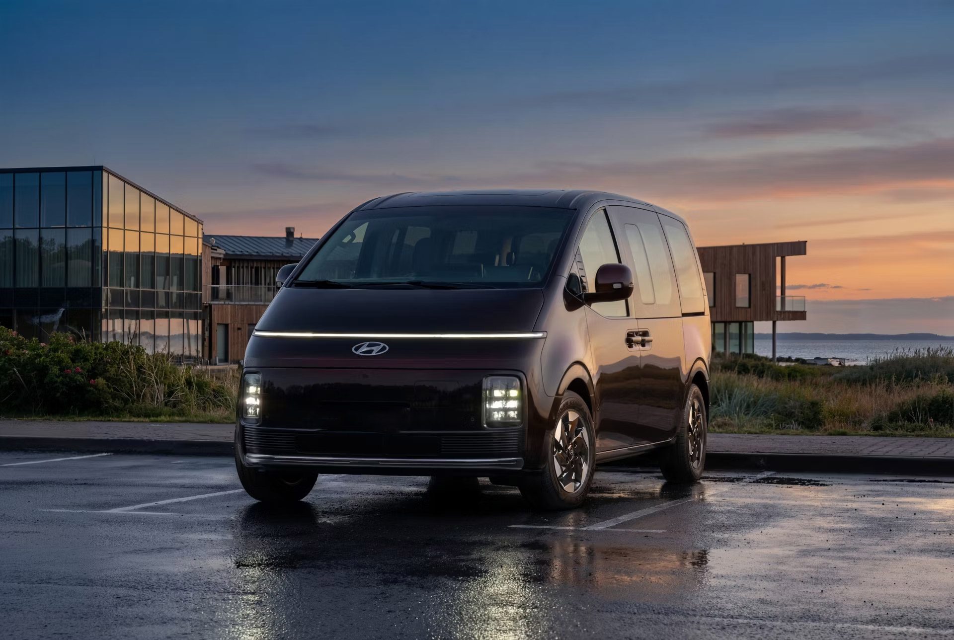 Hyundai Staria Electric Passenger