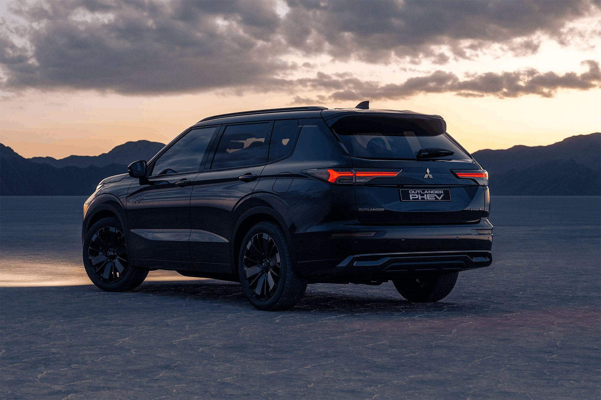 Outlander PHEV Black Edition